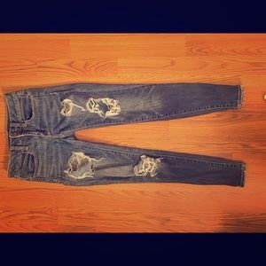 American Eagle blue ripped jeans. Size 00 short